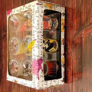 Shot glasses & tray by Delish Gifts with attitude - 6 assorted.
